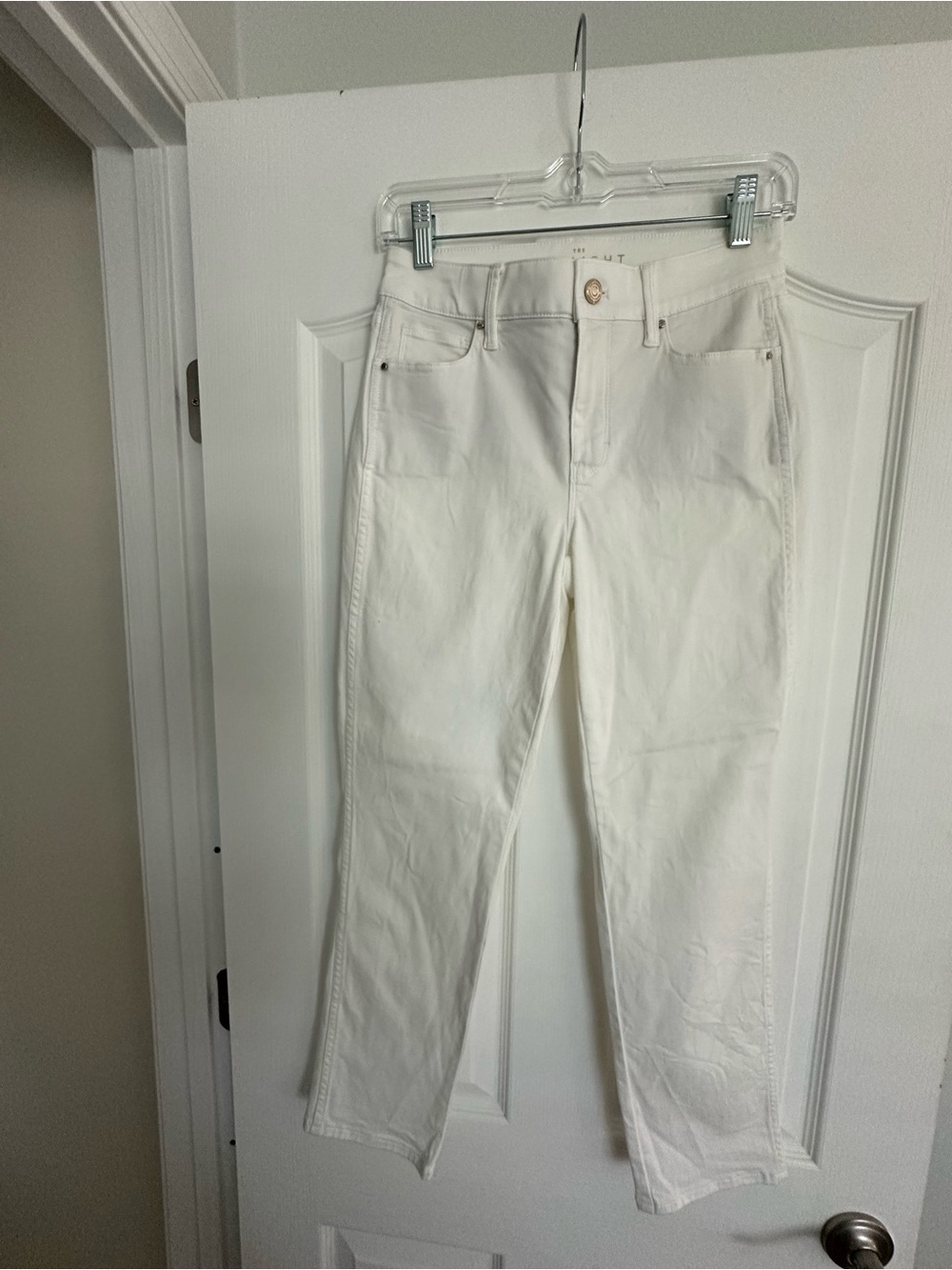 WHBM NWOT “The Straight” Women's White Straight High-Rise Curvy Jeans!